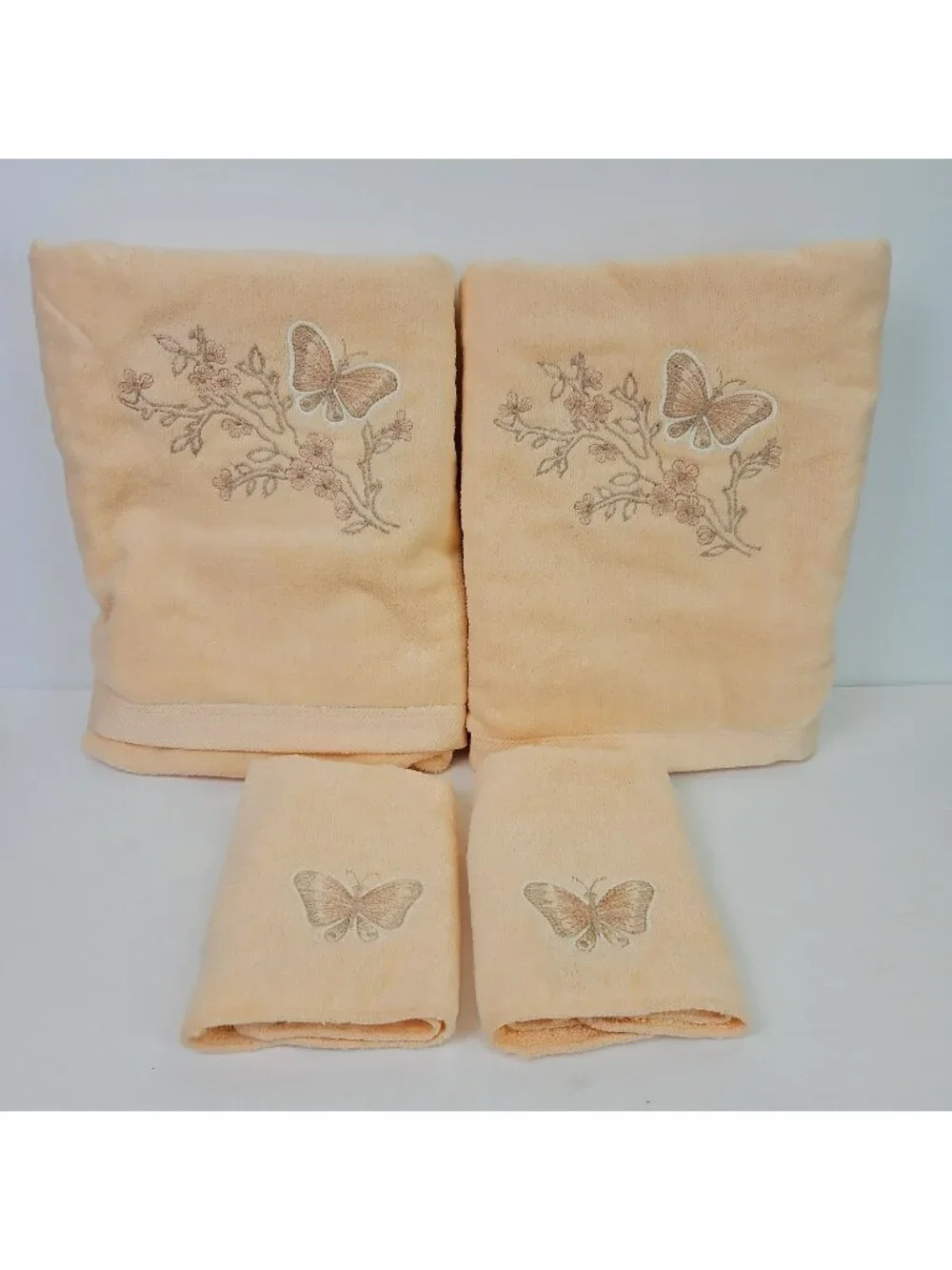 Vintage NTW Set USA Towels 2 Full Size 2 Washcloths Pink Butterfly Embroidered